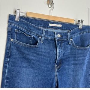 Levi’s 312 Shaping Slim Jeans Women’s Size 33